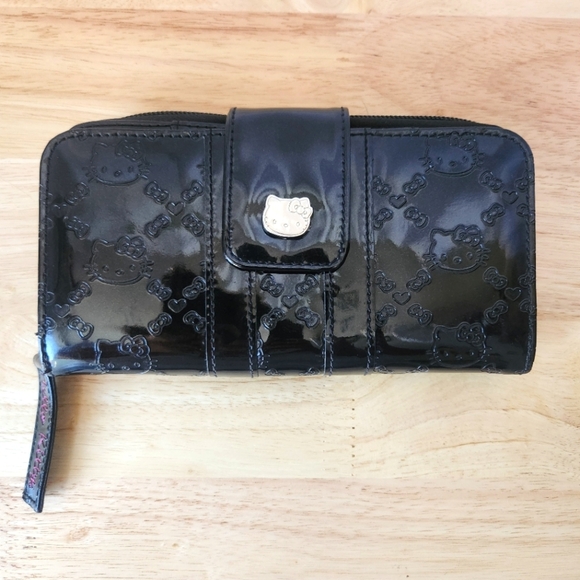 Loungefly Sanrio Hello Kitty Patent Leather Embossed Black Zip Around Wallet - Picture 1 of 8
